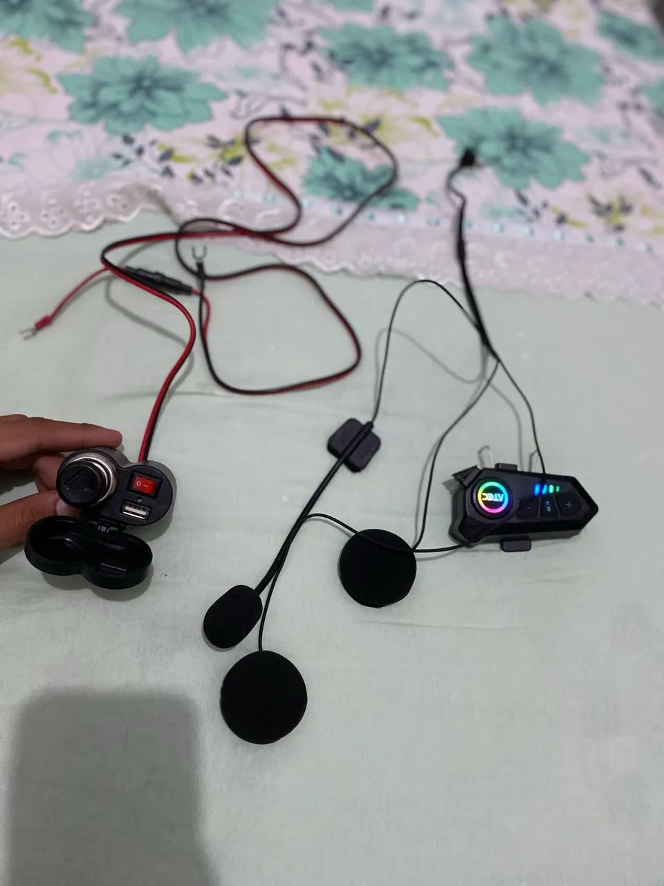 Vendo intercomunicador LTDA e carregador para moto com acendedor de cigarro 