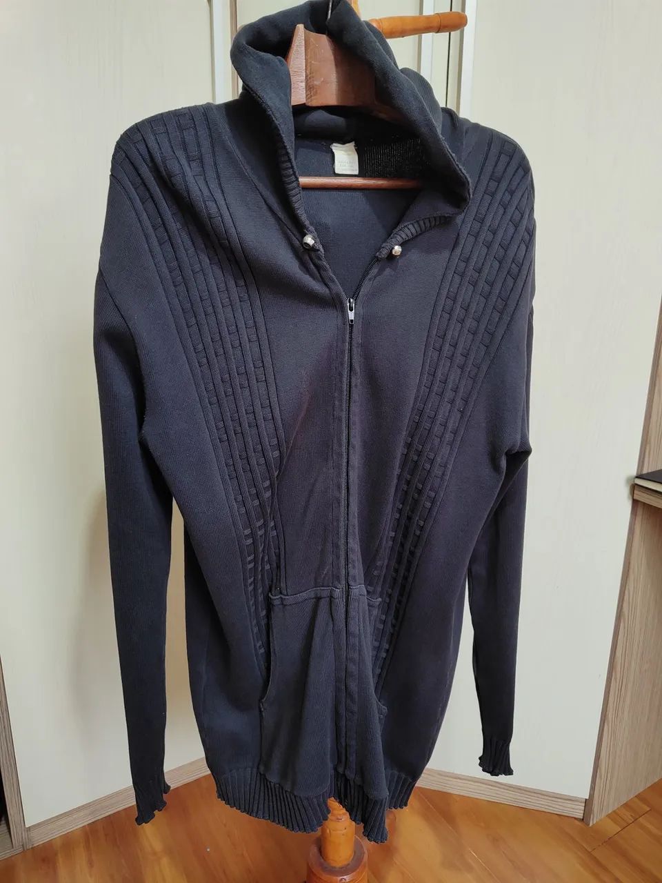 Terno Preto e uma Blusa de frio com capuz  - Foto 5