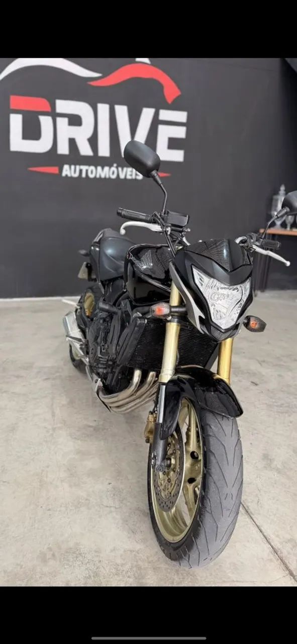 CBR 600f transformada em hornet 