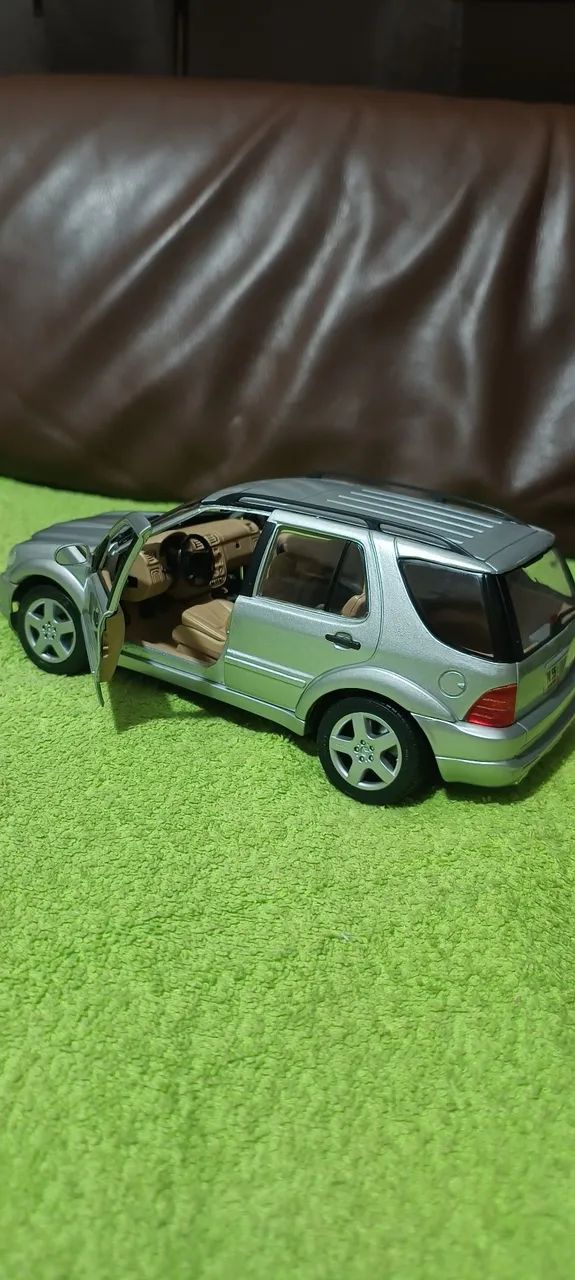 Miniaturas 1/18  - Foto 3