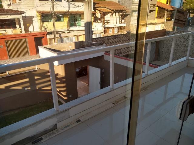 Linda casa com piscina e duas vagas de garagem - Foto 10