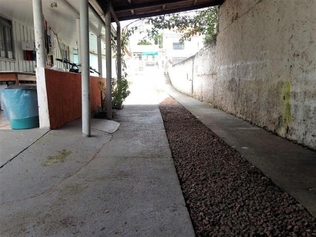 Casa residencial terreno 480 m² (12x40), com 3 casas, Rua Araruna, nº407, Pinheirinho. - Foto 6