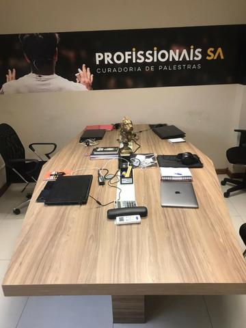 Mesa de reunião - Escritório