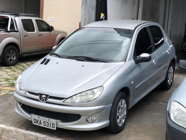 Peugeot 206 1.4 completo troca/financia