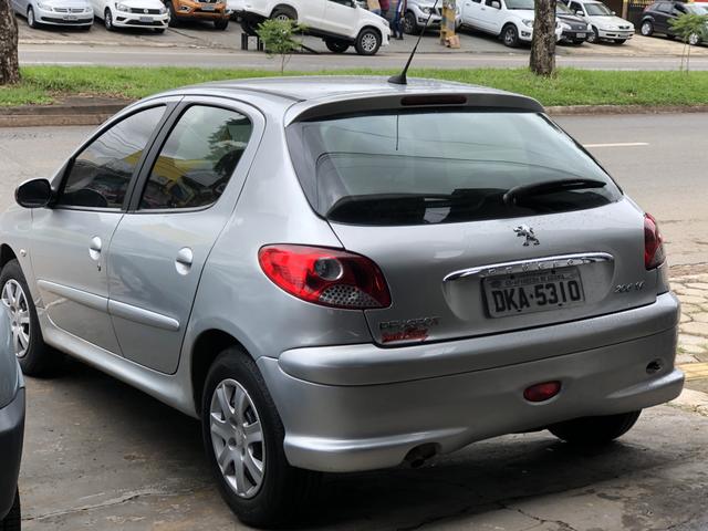 Peugeot 206 1.4 completo troca/financia - Foto 2
