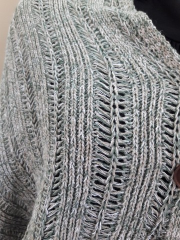 Mini Poncho de Tricô Feminino - Foto 4