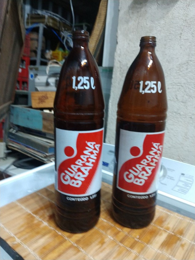Duas garrafas guaraná Brahma coleção  - Foto 3