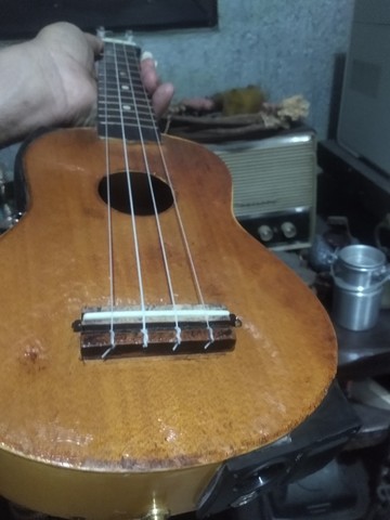 ukulele violão stagg eletrico com cabos top pegar e usar - Foto 4