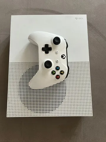 CONSOLE XBOX ONE S 1TB BRANCO 4K BLU-RAY + 1 MES GAME PASS 234-00007