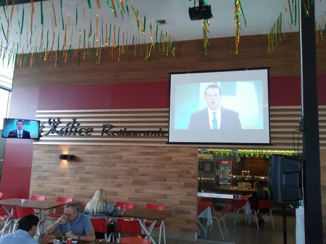 Instalação de tela e projetor  - Foto 5