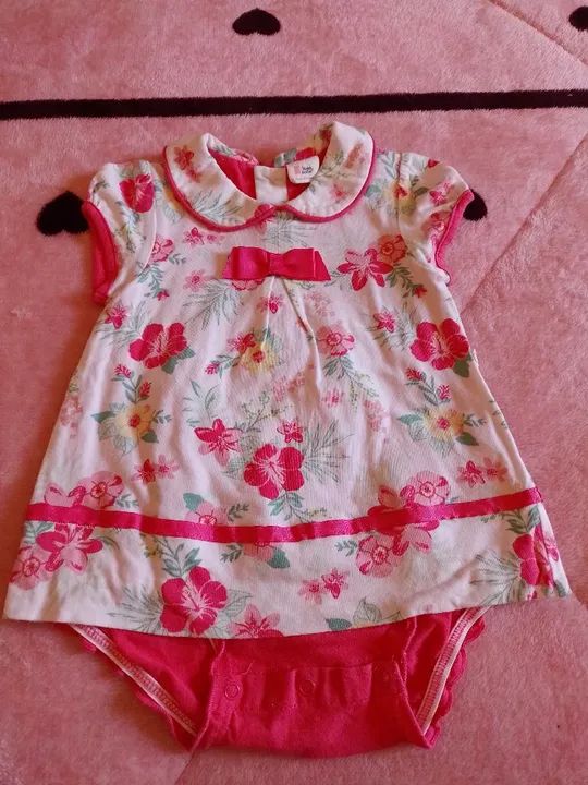 Lote Romper com Conjunto de Roupa para Bebê - Blusa, Colete e Calça - Foto 4