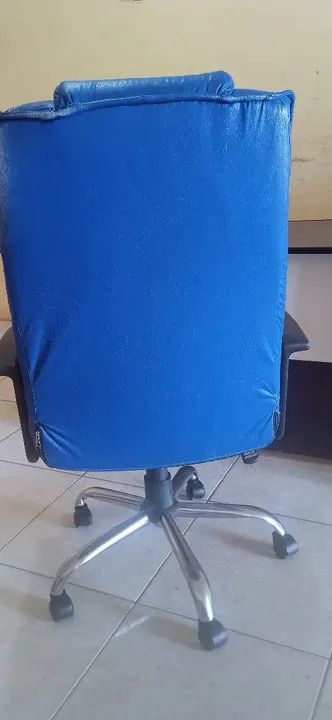 Cadeira de Escritório Giratória Azul - Foto 3
