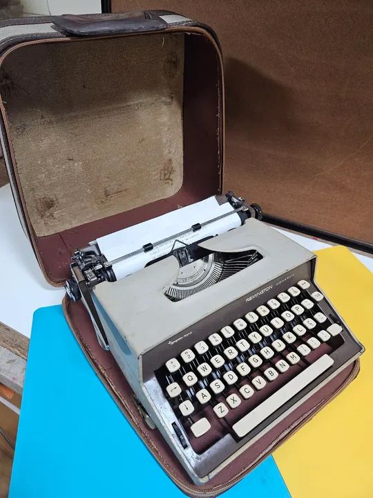 Vintage Remington Monark Typewriter