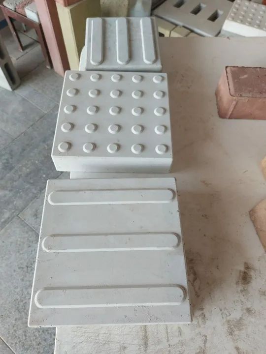 Piso tátil de concreto  - Foto 3