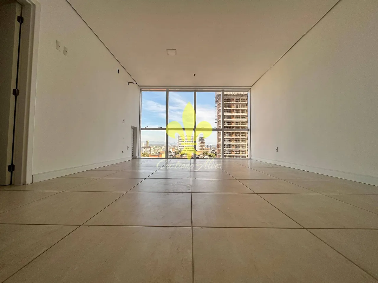 Sala comercial á venda, 31m², 5º andar, localizada na R. Bento Gonçalves, Condomínio Pinho