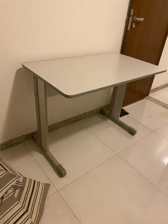 Birô / escrivania em excelente estado de conservação. - Foto 2