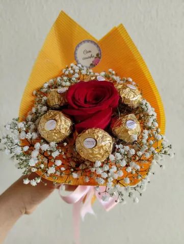 Buquê de Flores com Chocolates - Fazemos Entregas