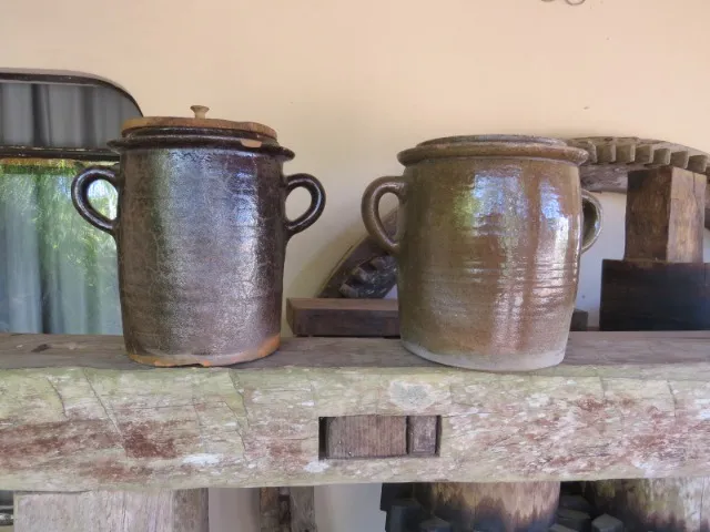 Antigos potes de Barro