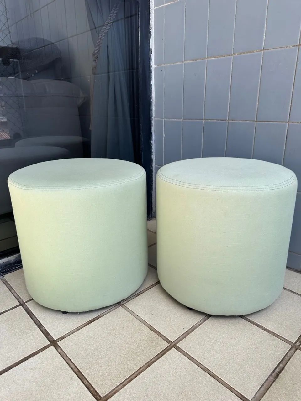 Puffs Decorativos em Tecido Verde
