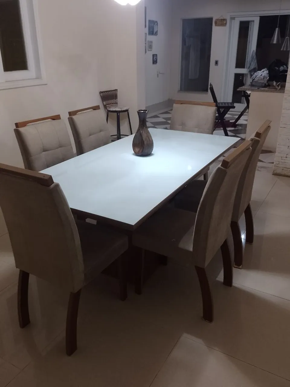 Mesa de Jantar com 6 Cadeiras Elegantes