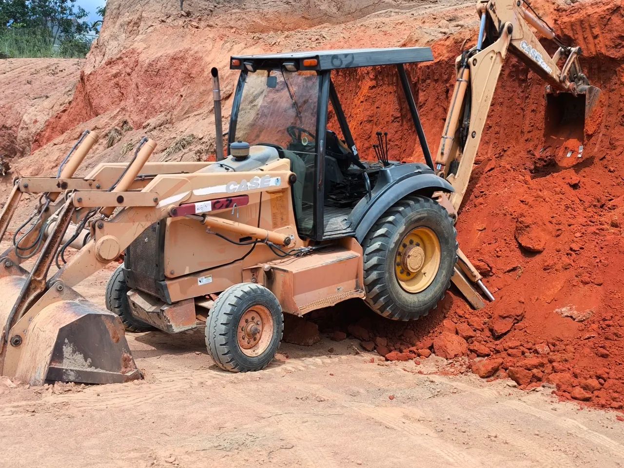 Retroescavadeira Case