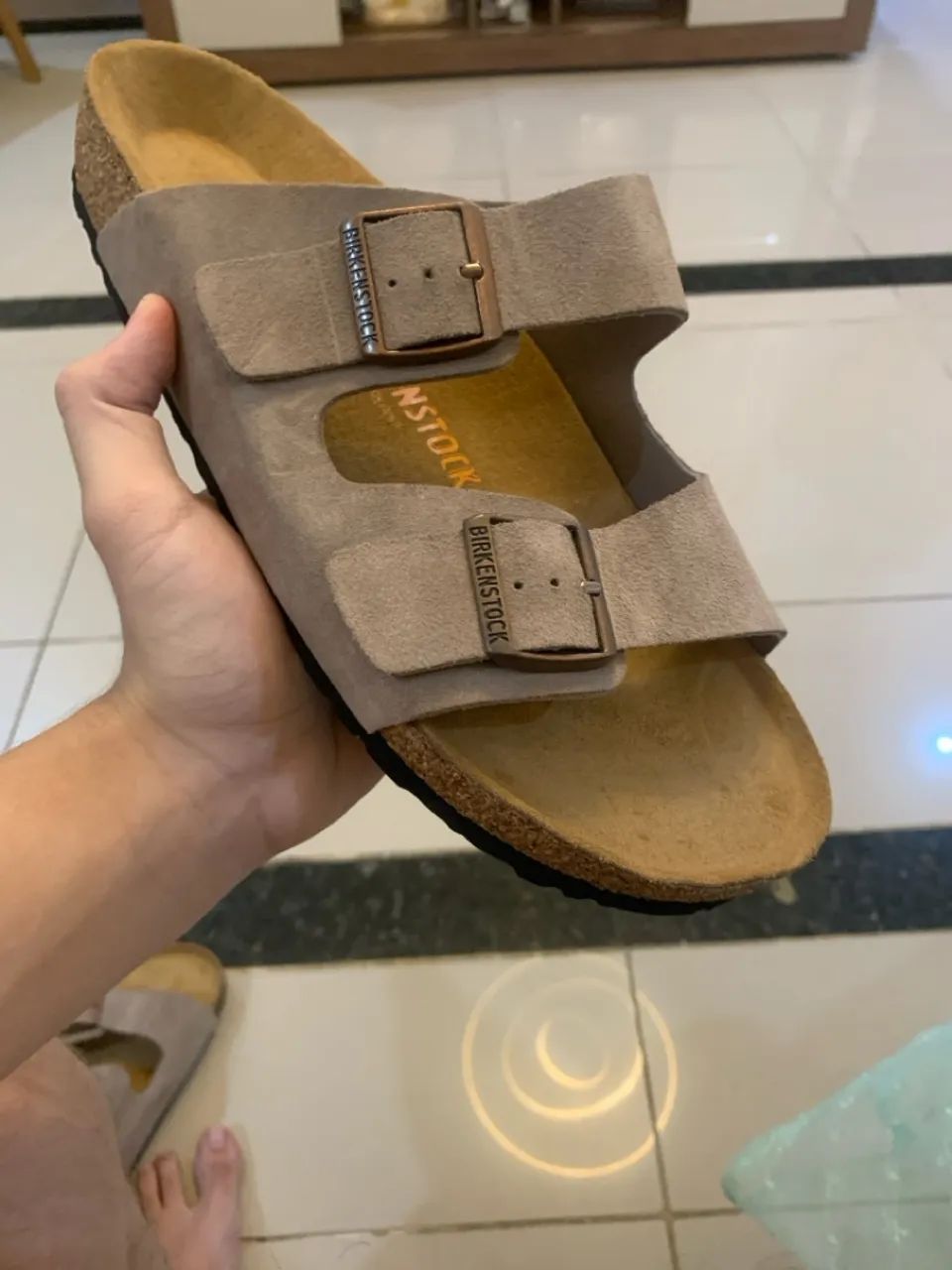Sandália Birkenstock Arizona Bege - Nova - Foto 3