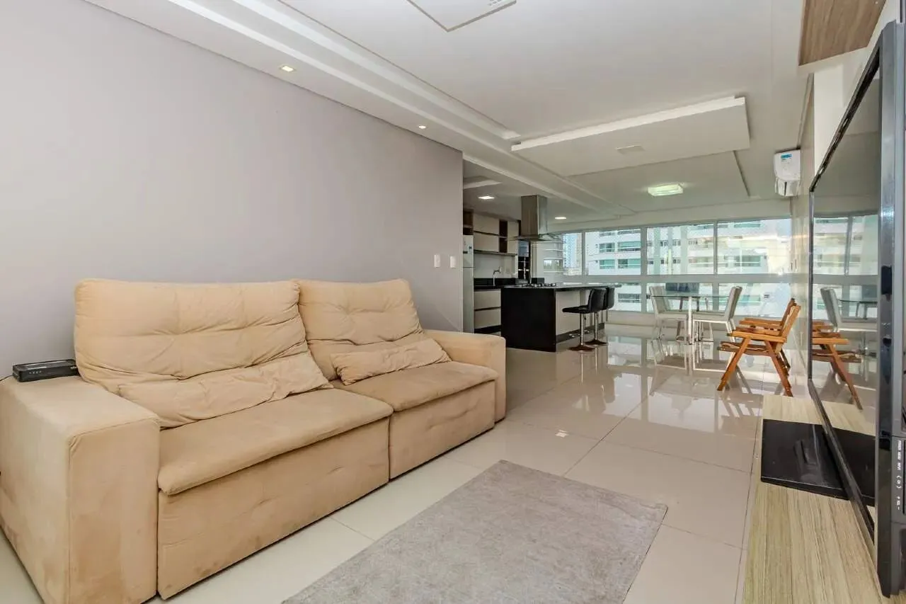 Apartamento com 03 suítes à venda no Pioneiros em Balneário Camboriú.