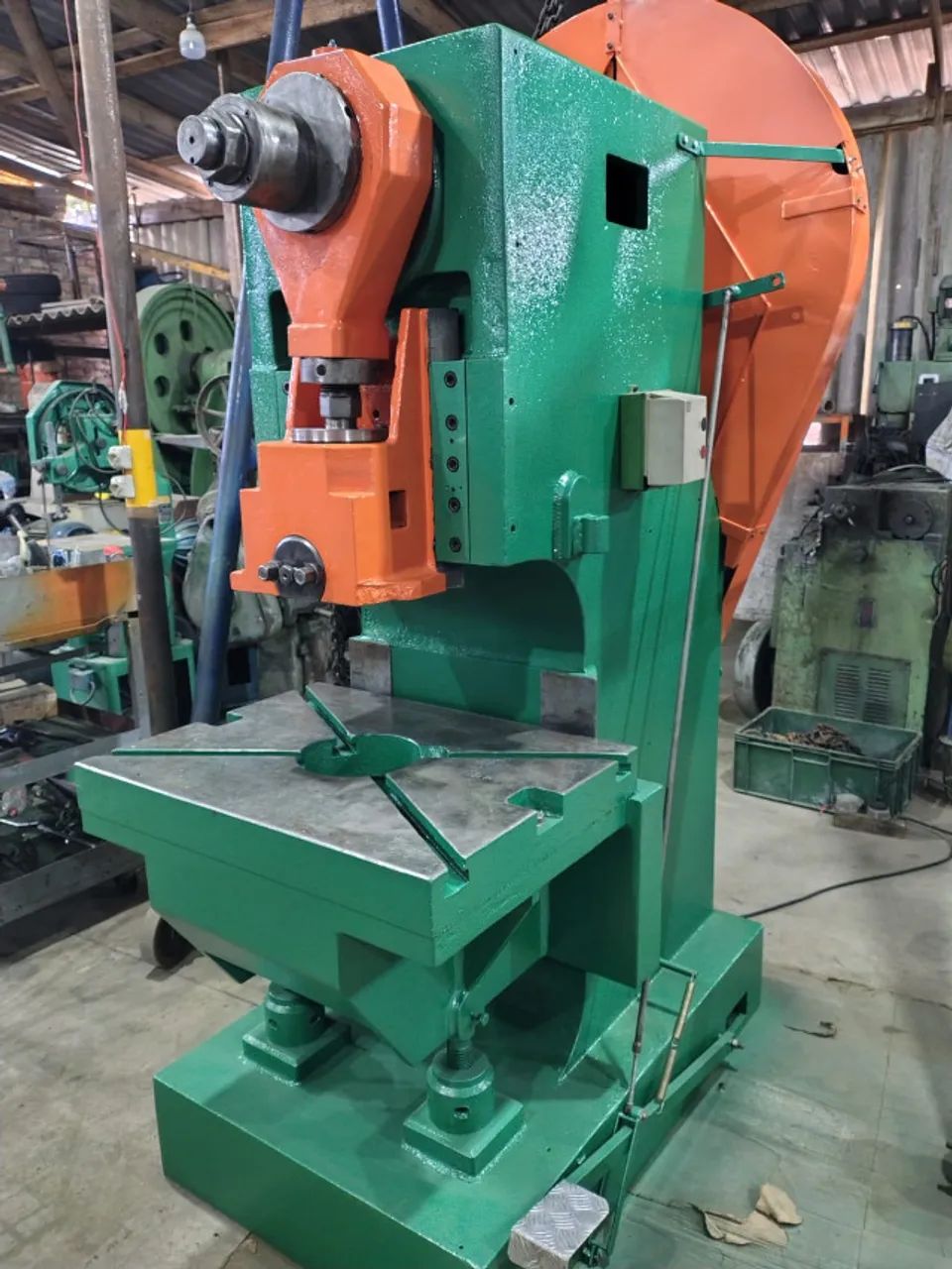 Prensa Excêntrica 65 Ton