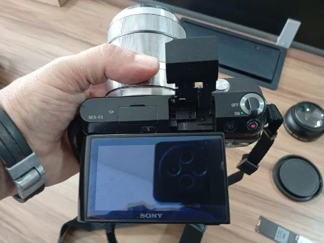 SONY NEX-F3 【784】 Câmera Digital Sony NEX-F3 Preta com 16.1MP, LCD móvel 3.0