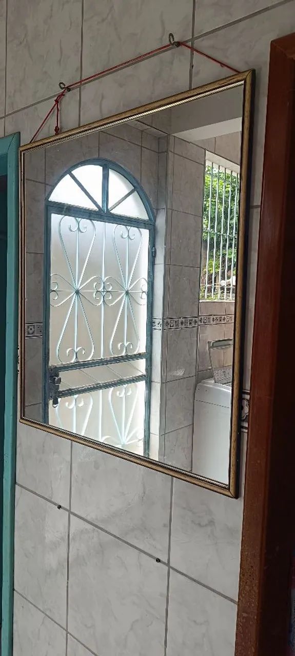 ESPELHO , RACK E MESINHA DE PEDRA COZINHA 100 REAIS CADA - Foto 2