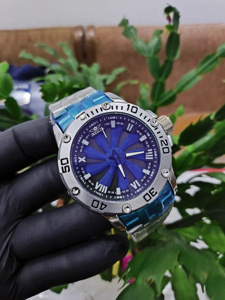 Relógio marca famosa Azul e Prata