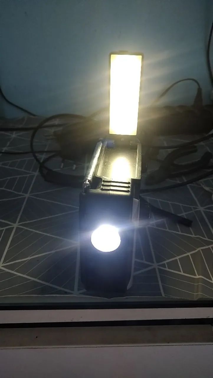 Rádio AM/FM/Dynamo Solar Portátil - Foto 5