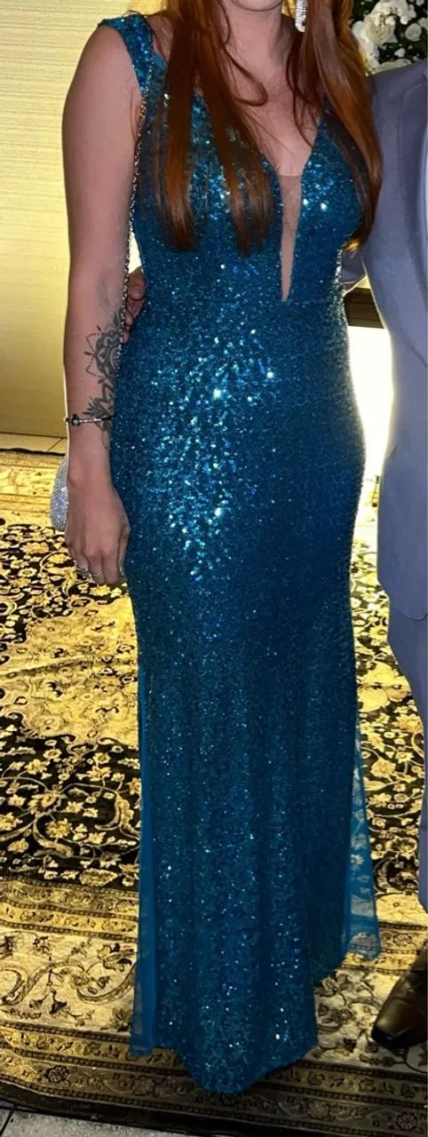 Vestido de festa azul usado apenas vez lindo brilhante