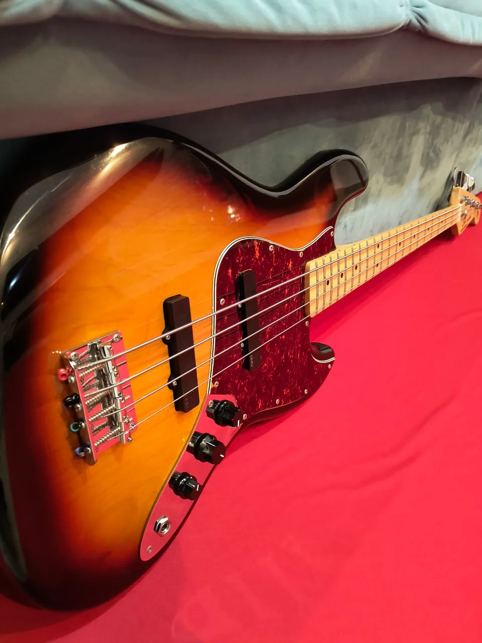 Baixo Elétrico Sunburst