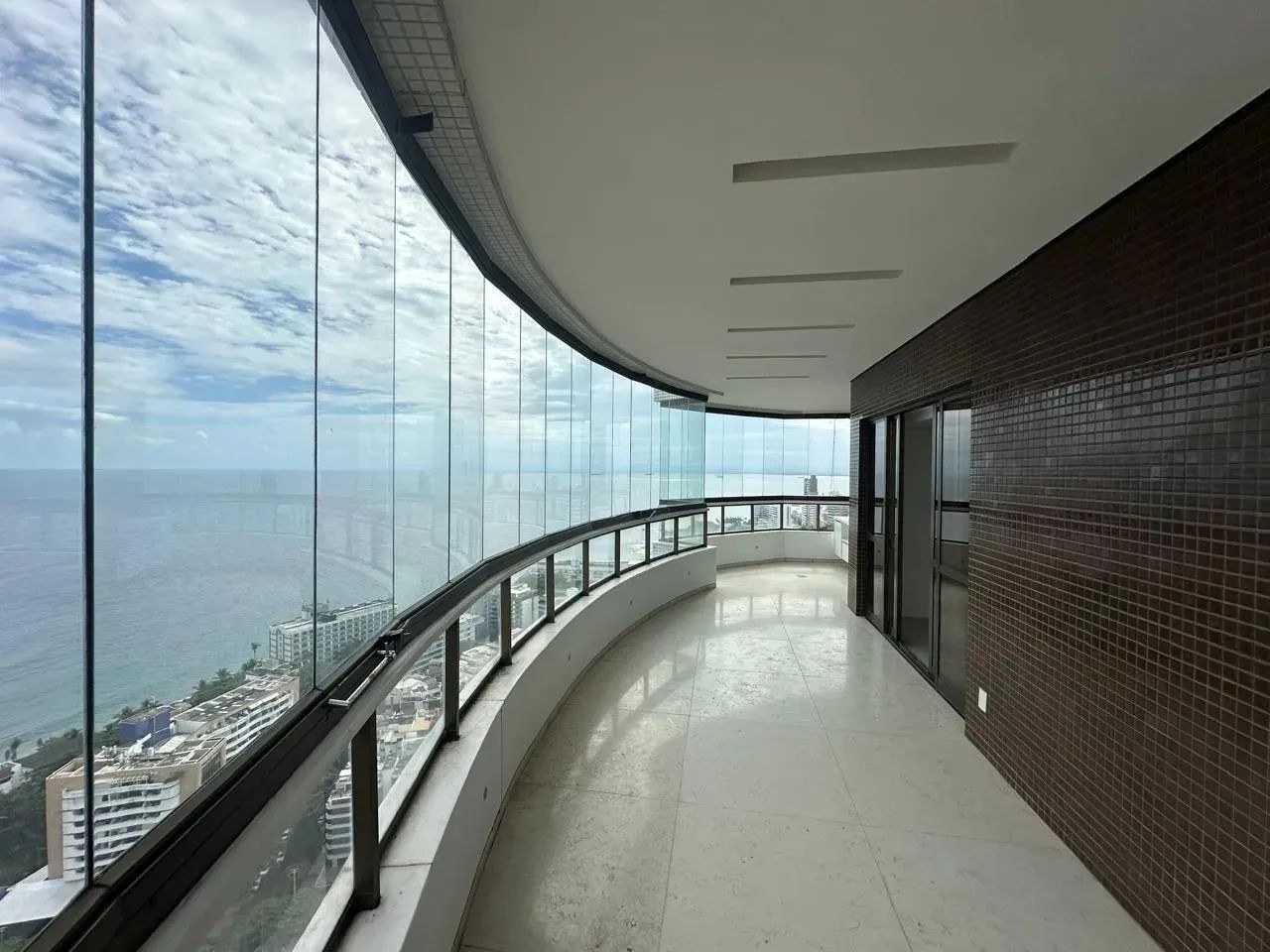 Apartamento 4 suites 312m² luxo vende no melhor de Ondina - Foto 2