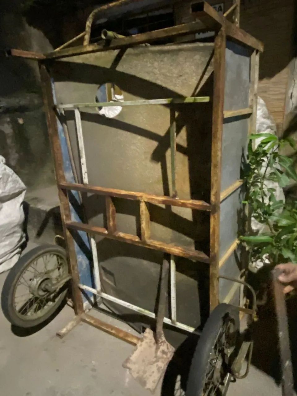 Carroça para trabalhar com material de Reciclagem  - Foto 2