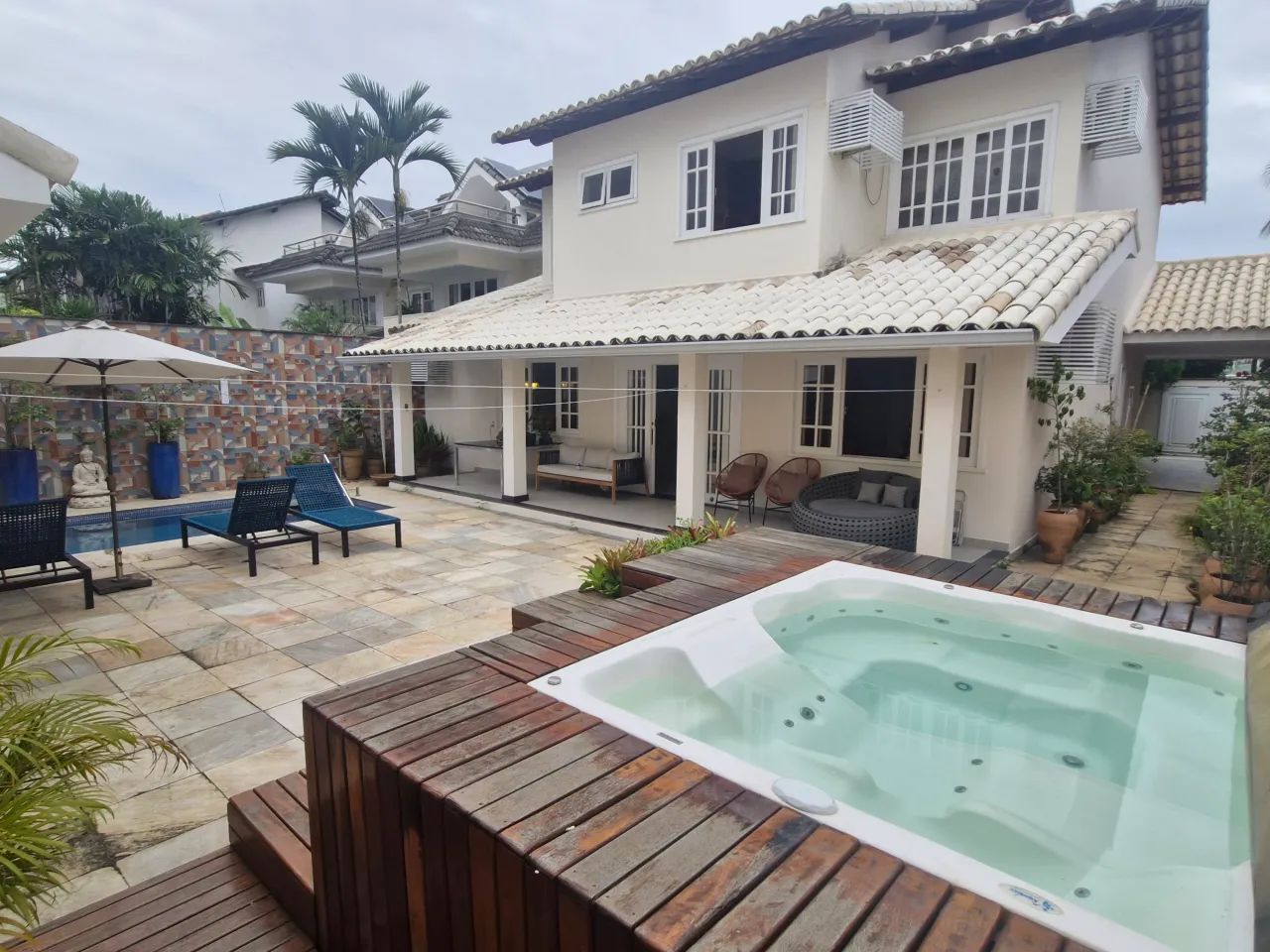 Barra da Tijuca, Casa 6 suítes, piscina, hidro, casa caseiro ou estúdio! - Foto 2