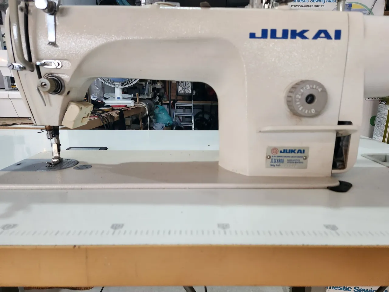 Máquina de costura industrial JUKAI direct drive
