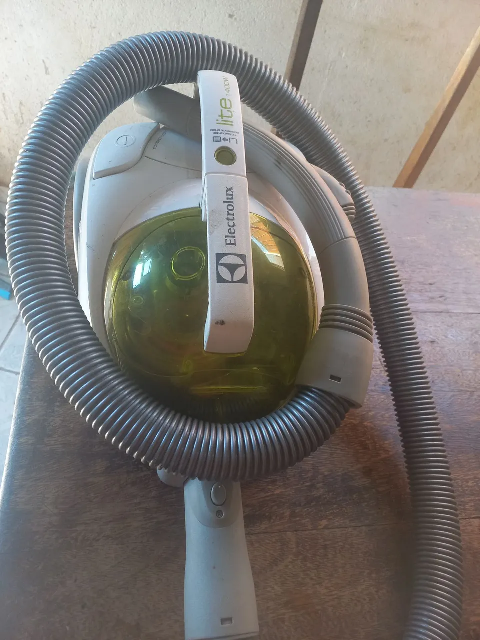 Aspirador de Pó Electrolux Lite 1400W