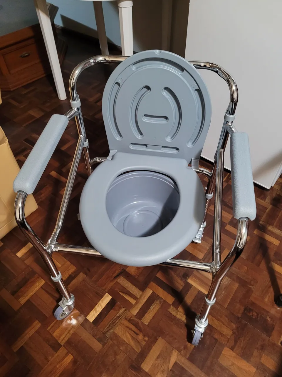Cadeira Sanitária nunca usada