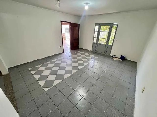 Casa no são Sebastião ( centro )