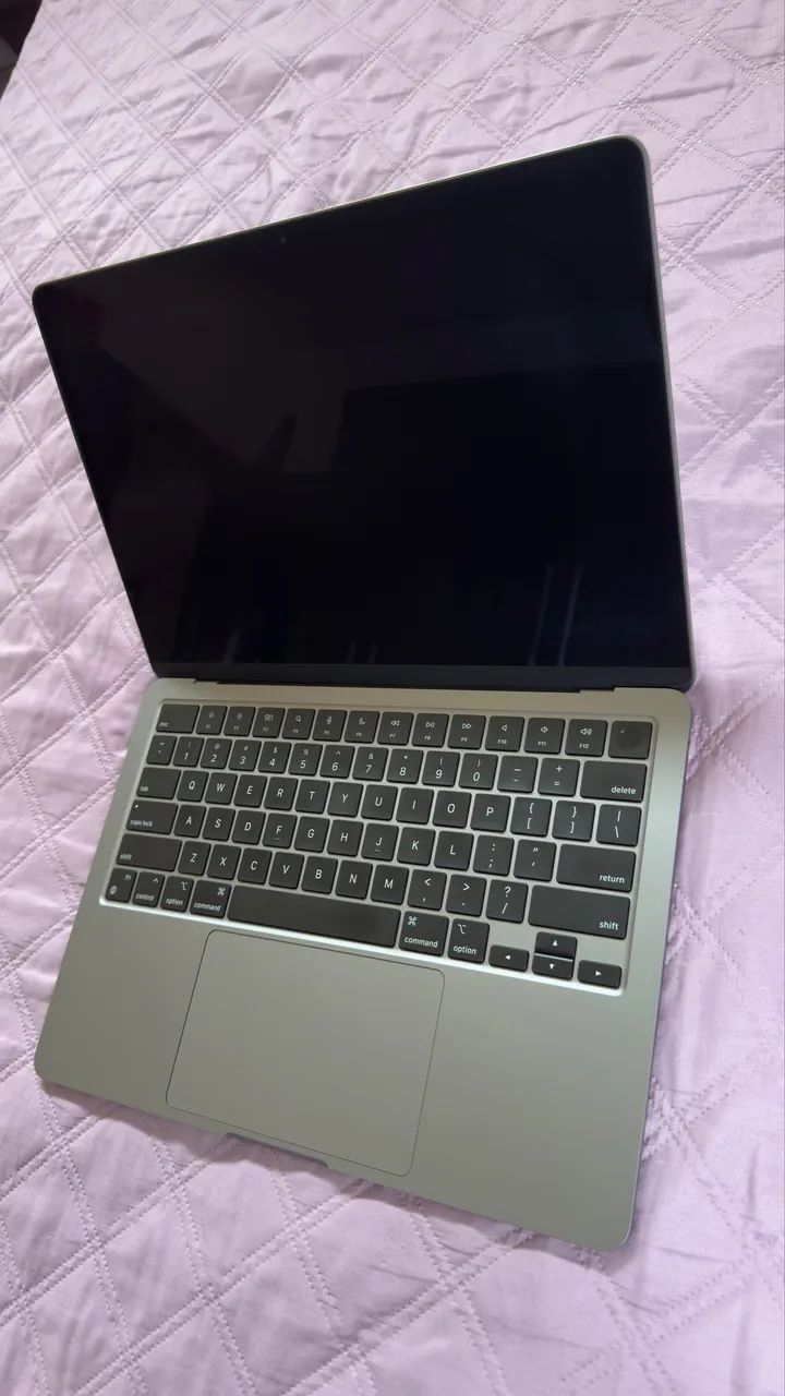 ほぼ新品MacBook Air 13.6インチ M3 16GB US Apple MacBook Air 13.6インチ Liquid Retinaディスプレイ Late 2024