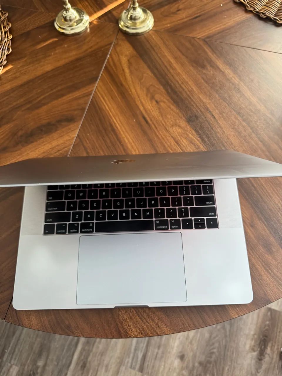 MacBook本体 MacBook Pro 2018 15  i9  16GB 512GB 560X Apple MacBook Pro 15 2018 (2.9 GHz, 560X) - Notebookcheck.info