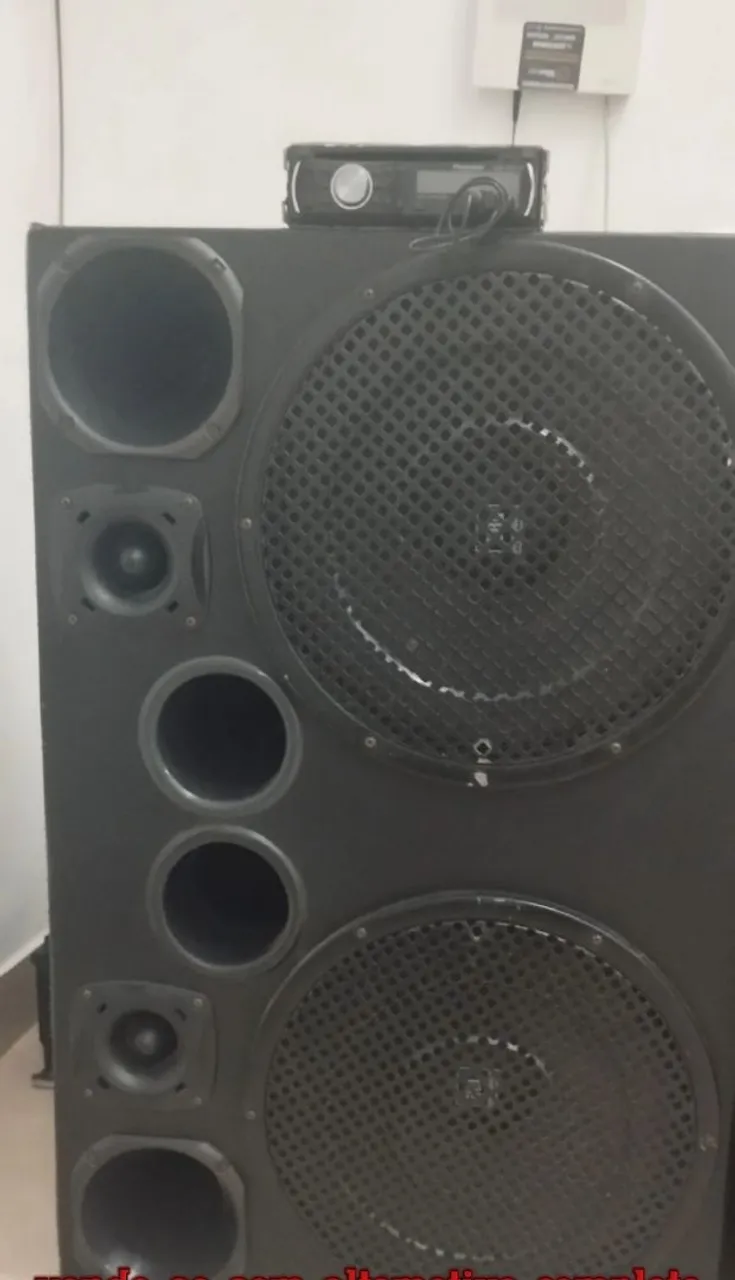 Som automotivo JBL