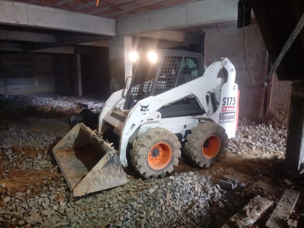 Mini carregadeira Bob cat s175 - Foto 2