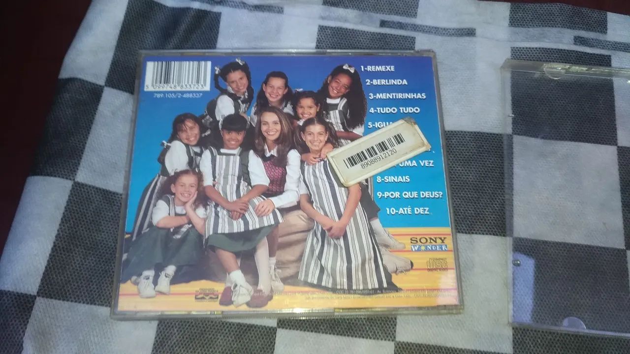 Cd Chiquititas 5, sem o encarte frontal, bom  estado. - Foto 5