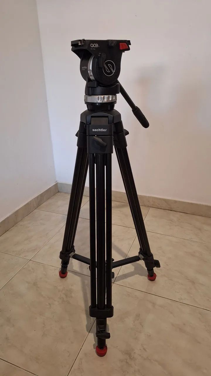 Tripé Sachtler Ace M para filmagens profissionais