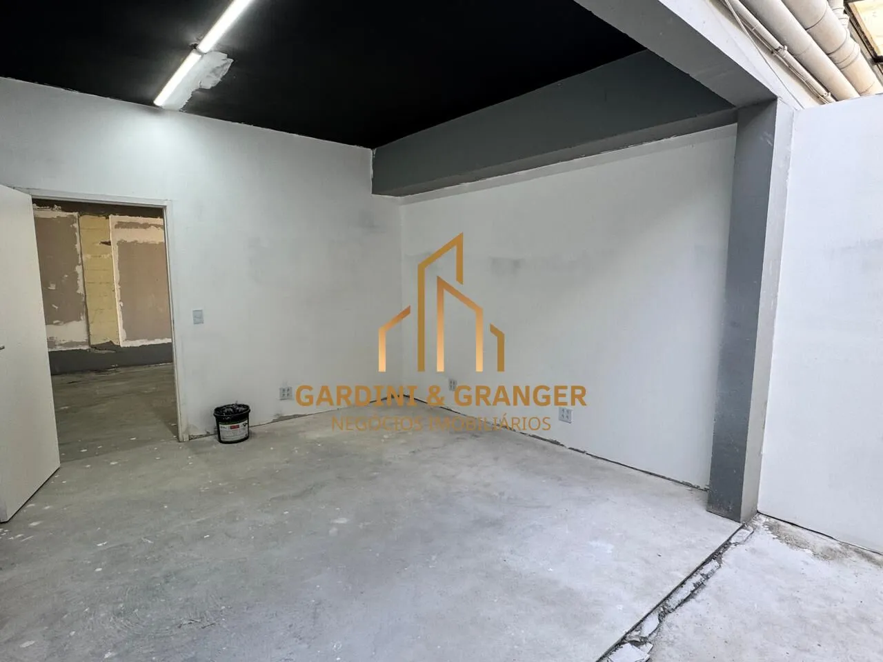 SALA COMERCIAL PARA LOCAÇÃO NA VILA OLIVIERA EM MOGI DAS CRUZES.