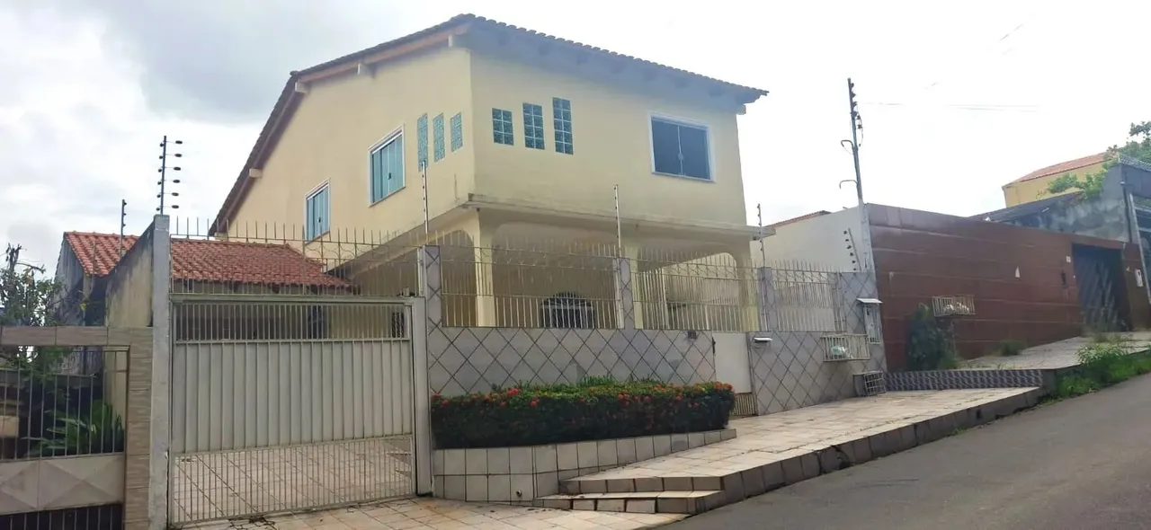 Aleixo.Conj. Colina do Aleixo, 2 Andares, Terreno 250m2, 3 Quartos, 3 Banheiros, Circuito