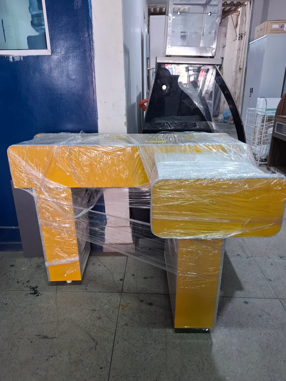 CAIXA COMERCIAL AMARELO
